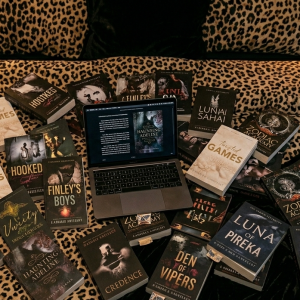 Dark Romance Blurbs That Actually Sell: How to Use SpicyPlot’s Blurb Writer
